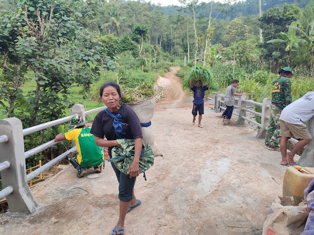 Desanya Dibangun TNI, Warga Ibarat Nemu Emas