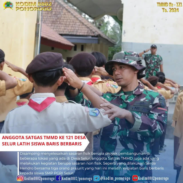 Anggota Satgas TMMD ke 121 Desa Selur Latih Siswa Baris Berbaris