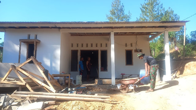 Dibangunkan Rumah oleh TNI, Warga Senang Luar Biasa