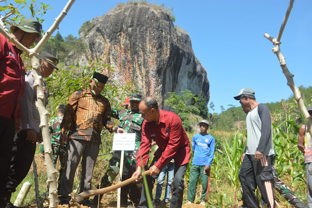 Penanaman Pohon, Salah Satu Program Unggulan Kasad pada TMMD ke 121 Selur
