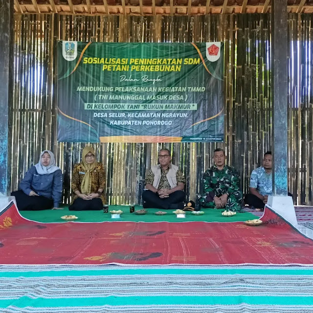 TMMD ke 121 Selur Gelar Sosialisasi Peningkatan SDM Petani Perkebunan Kepada Warga
