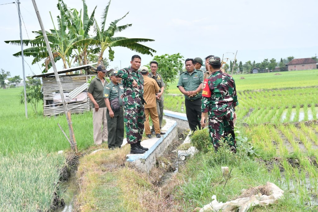 Percepatan LTT, Dandim Ponorogo Tinjau Sasaran Pembangunan Fasilitas Irigasi Tersier di Beberapa Lokasi