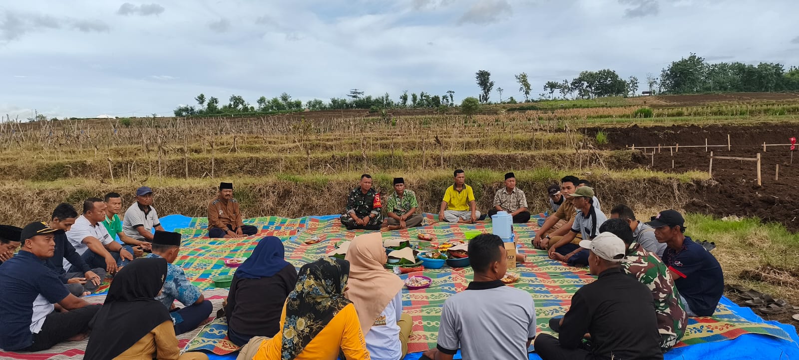 Pembangunan Gedung KDKMP Dimulai, Babinsa Kodim Ponorogo Ikuti Doa Bersama dan Syukuran 