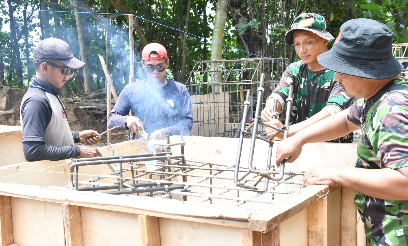 Pembangunan Jembatan Perintis Garuda di Ponorogo, Membangun Insfratuktur Fisik dan Non Fisik