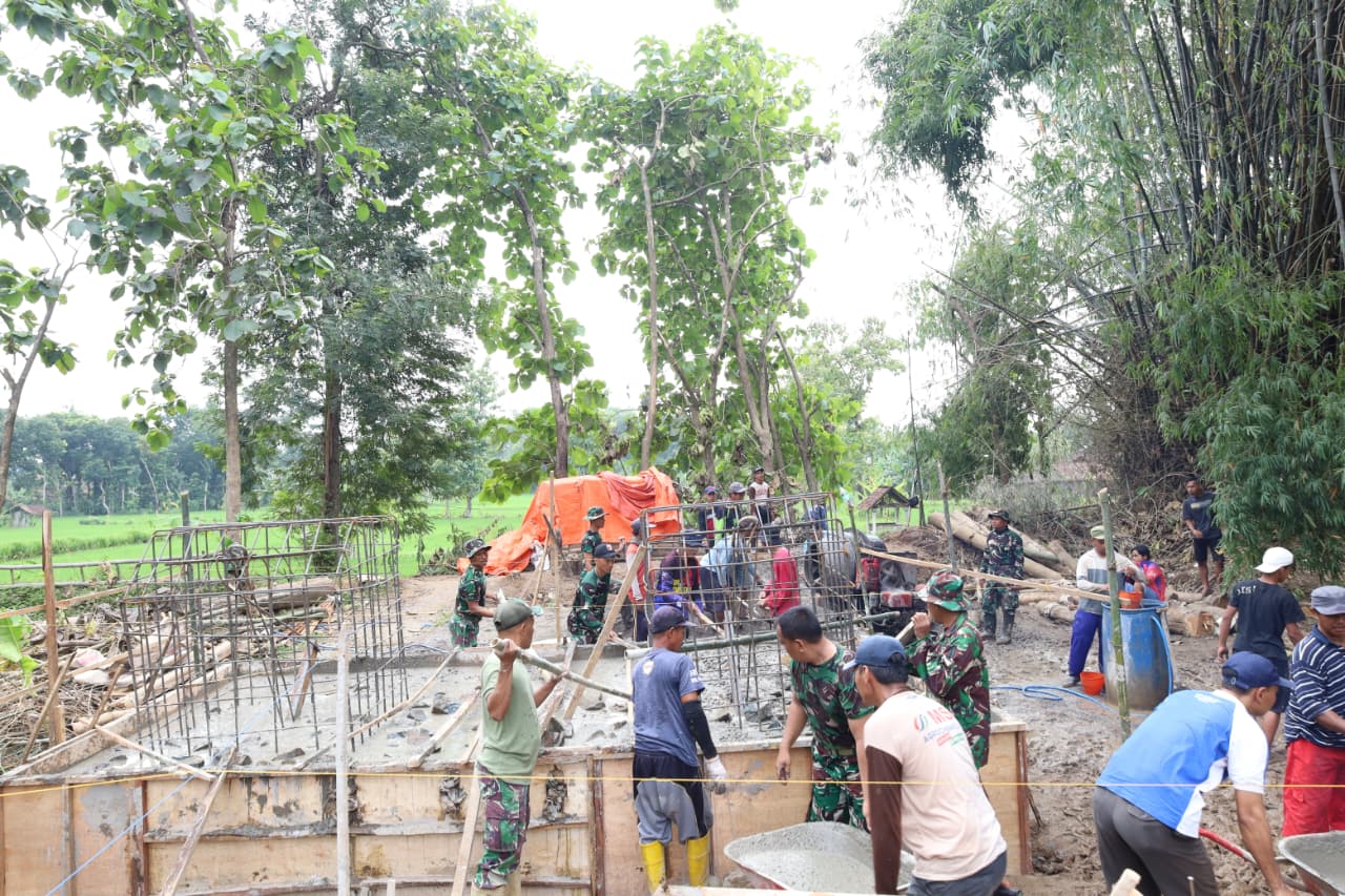 Pembangunan Jembatan Perintis Garuda di Ponorogo Pondasi Asa Perekonomian Desa