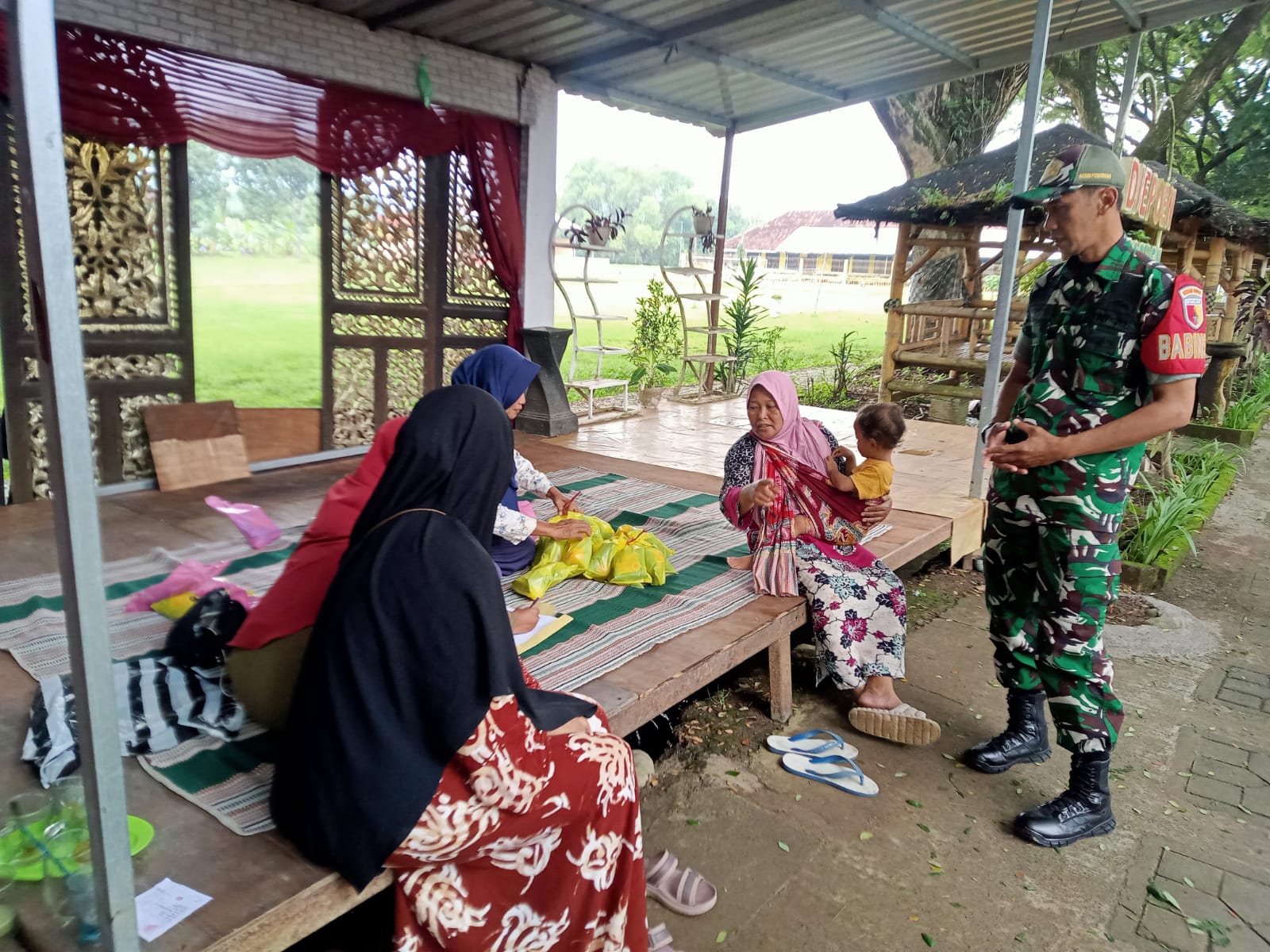 Babinsa Kodim Ponorogo Pendampingan MBG Bumil dan Balita