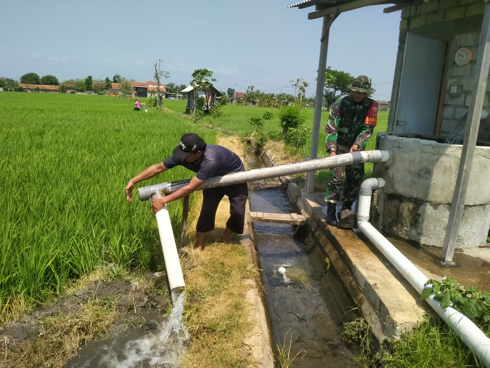 Pentingnya Babinsa Kodim Ponorogo Pendampingan Petani Dalam Manajemen Pengairan