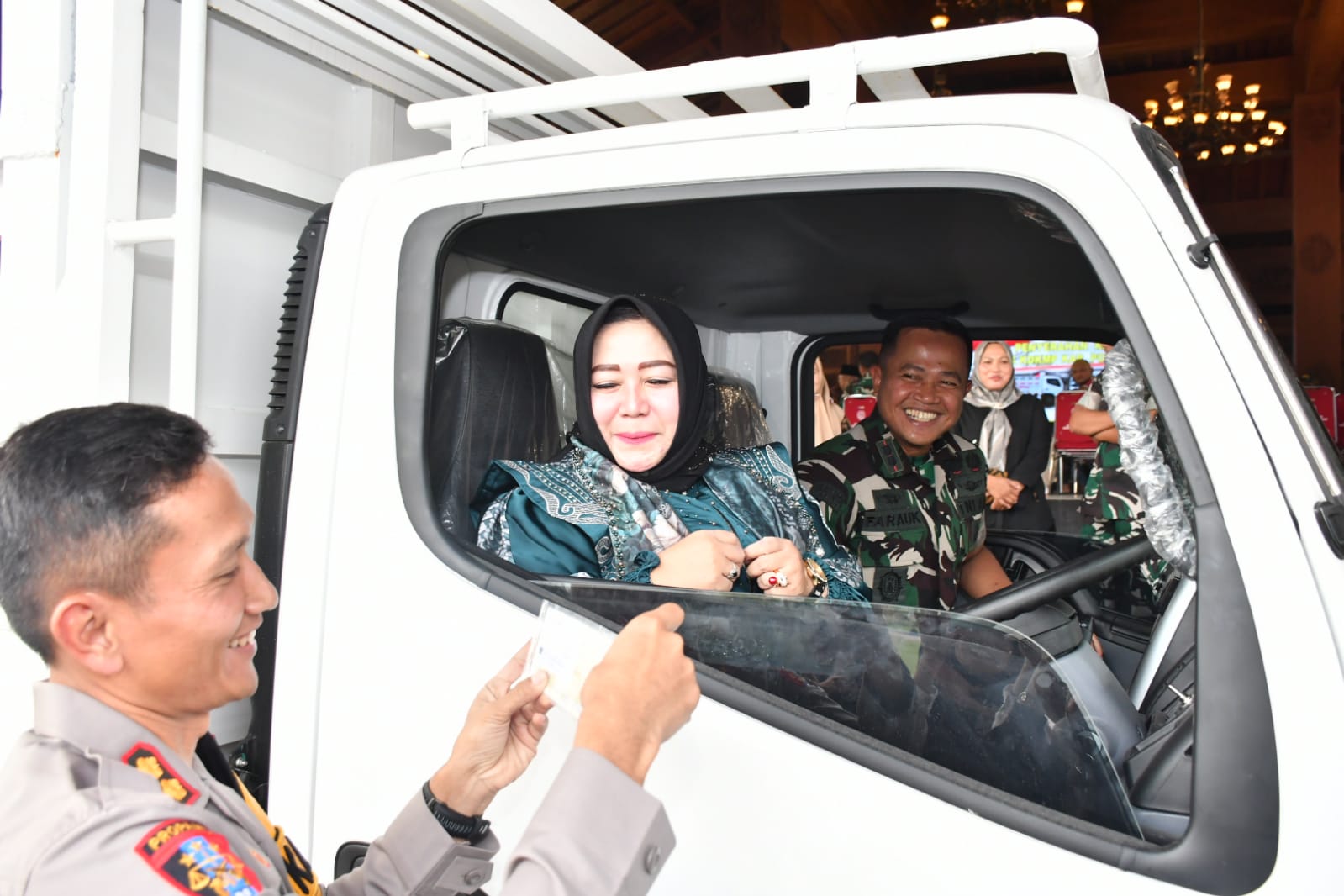 Dandim Ponorogo Hadiri Penyerahan 29 Truk Operasional KDKMP