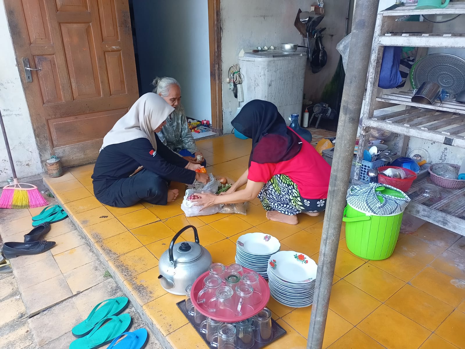 Ibu Ibu Dukung Penuh Pembanguan Jembatan Perintis Garuda Tahap III di Ponorogo