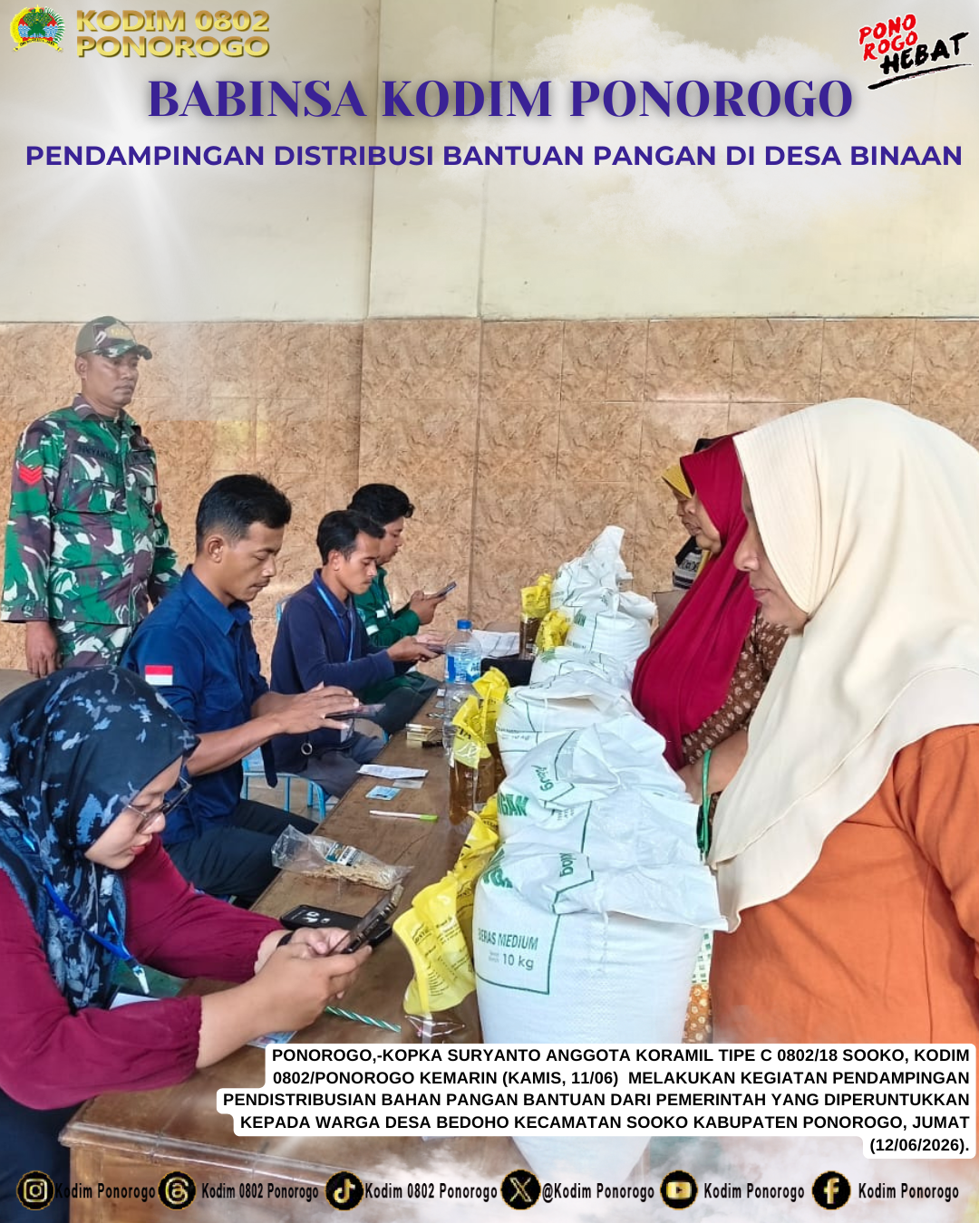 Babinsa Kodim Ponorogoo Pendampingan Distribusi Bantuan Pangan di Desa Binaan