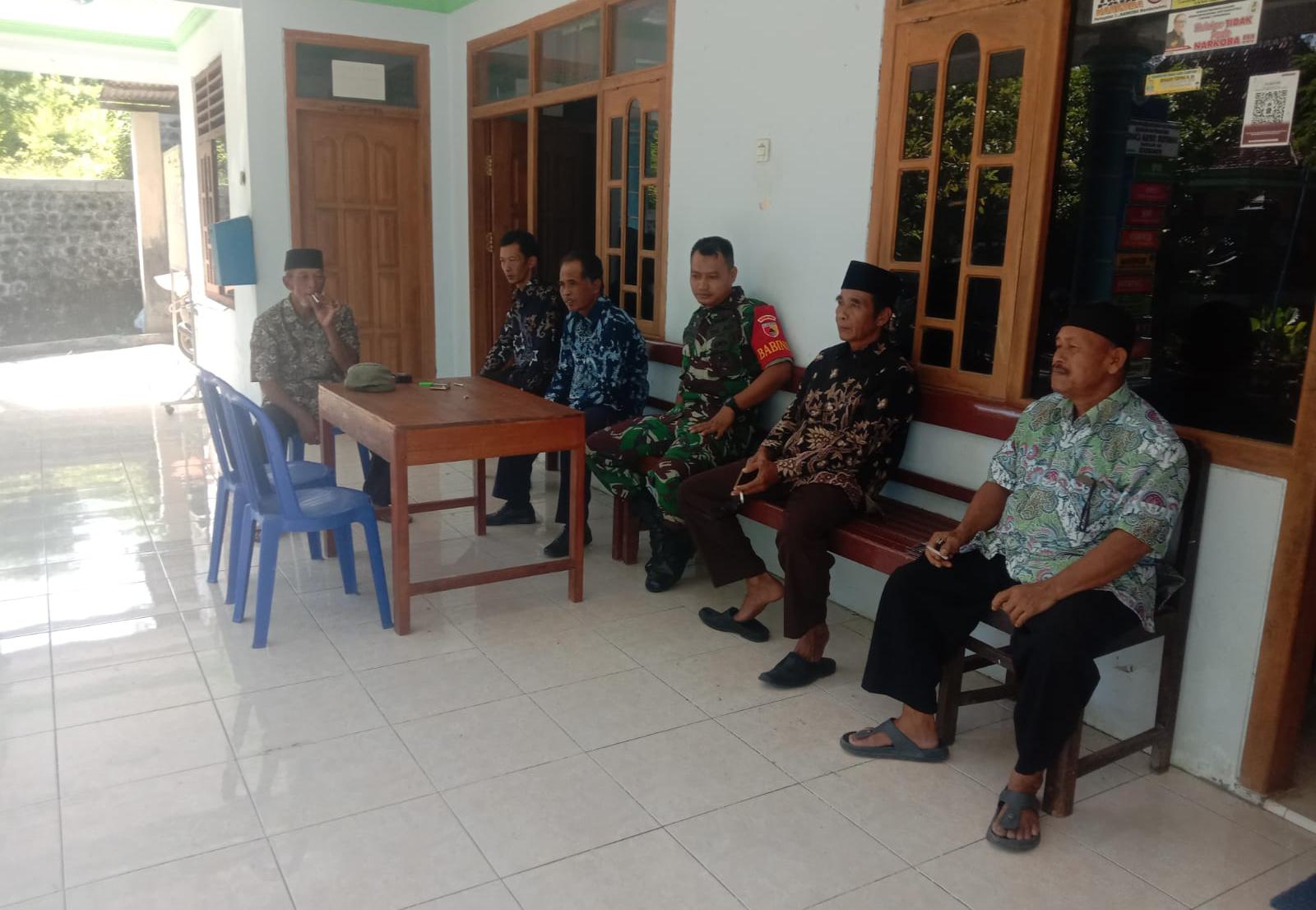 Komsos, Langkah Strategis Babinsa Jalin Kedekatan Dengan Warga